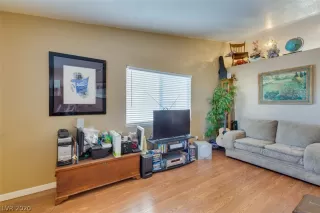 Photo #6: 2165345 Listing