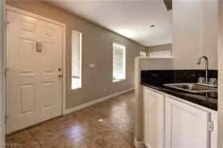 Photo #3: 2165376 Listing
