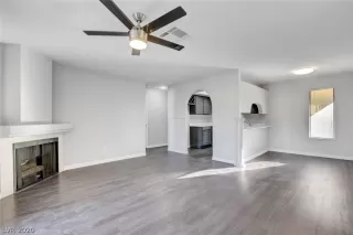 Photo #3: 2165383 Listing 