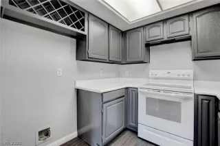 Photo #6: 2165383 Listing 