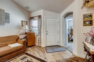 Photo #5: 2165394 Listing