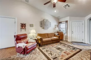 Photo #6: 2165394 Listing