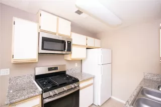 Photo #1: 2165417 Listing