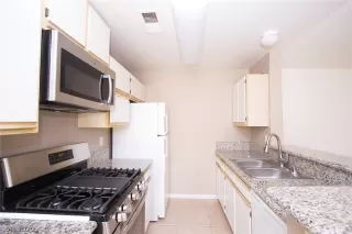 Photo #2: 2165417 Listing