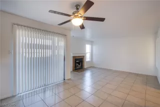 Photo #4: 2165422 Listing