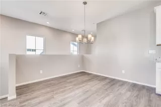 Photo #4: 2165451 Listing