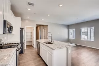 Photo #6: 2165451 Listing