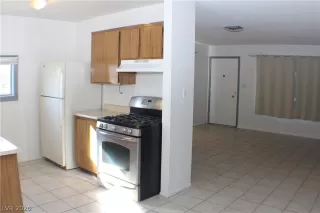 Photo #5: 2165475 Listing