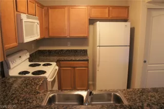 Photo #3: 2165484 Listing