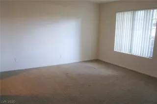 Photo #5: 2165484 Listing