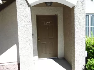 Photo #4: 2165499 Listing