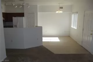 Photo #6: 2165499 Listing