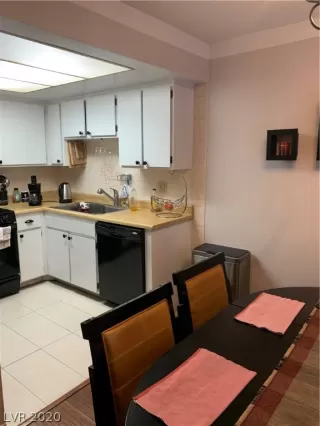 Photo #5: 2165550 Listing