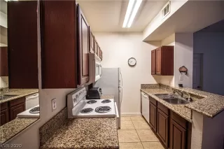 Photo #6: 2165554 Listing