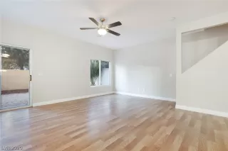 Photo #4: 2165596 Listing 