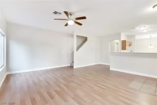 Photo #5: 2165596 Listing 