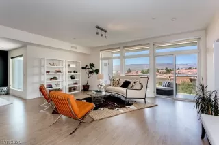 Photo #1: 2165613 Listing