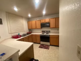 Photo #5: 2165614 Listing