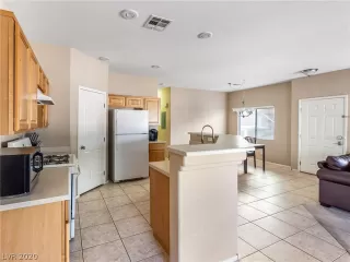 Photo #4: 2165619 Listing 