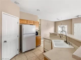 Photo #6: 2165619 Listing 