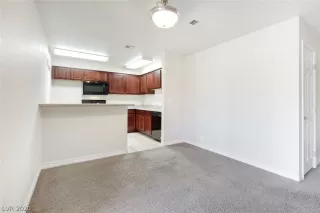 Photo #5: 2165621 Listing 