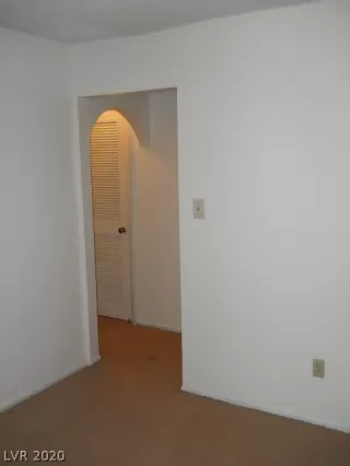 Photo #5: 2165633 Listing 