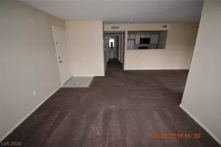 Photo #5: 2165641 Listing