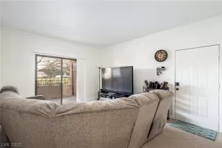 Photo #2: 2165649 Listing 