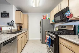 Photo #3: 2165649 Listing 