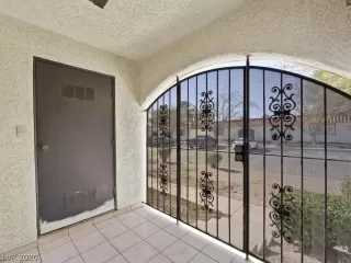 Photo #2: 2165663 Listing