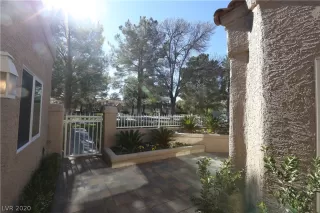 Photo #3: 2165671 Listing