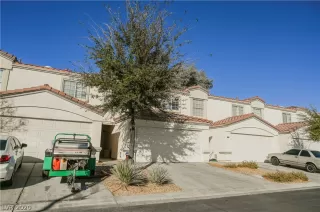 Photo #5: 2165678 Listing