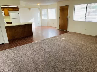 Photo #5: 2165701 Listing 