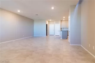 Photo #6: 2165734 Listing