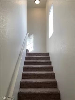 Photo #4: 2165757 Listing