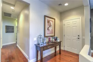 Photo #4: 2165763 Listing