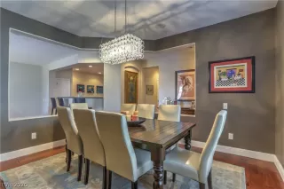 Photo #5: 2165763 Listing