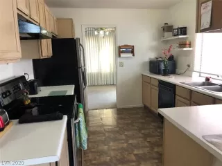 Photo #5: 2165787 Listing