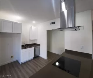 Photo #4: 2165799 Listing 