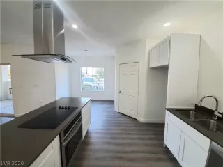 Photo #5: 2165799 Listing 