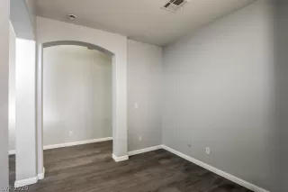 Photo #5: 2165809 Listing 