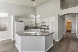 Photo #6: 2165809 Listing 