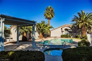 Photo #3: 2165816 Listing