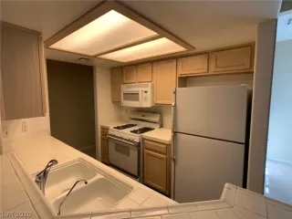 Photo #3: 2165840 Listing 