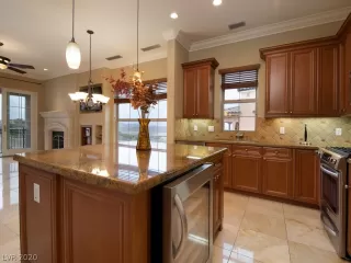 Photo #3: 2165843 Listing