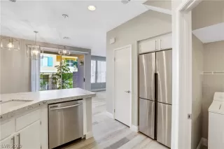 Photo #4: 2165954 Listing 
