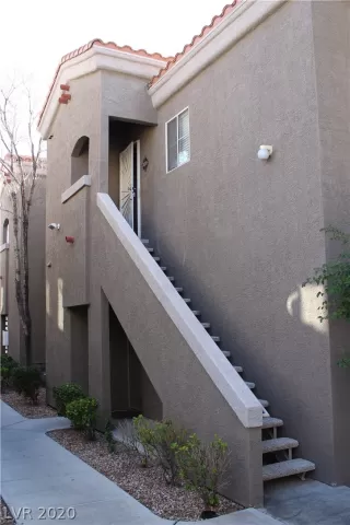 Photo #5: 2165979 Listing 