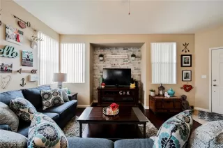 Photo #3: 2166139 Listing