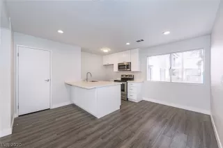 Photo #4: 2166149 Listing