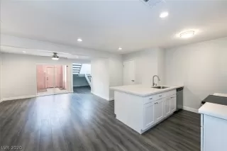 Photo #6: 2166149 Listing